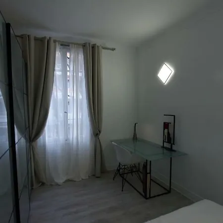 Apartamento De 3 Pieces Entierement Renove. *