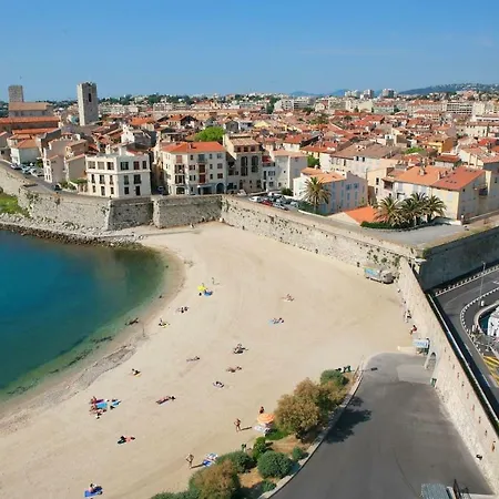 De 3 Pieces Entierement Renove. Apartamento Antibes